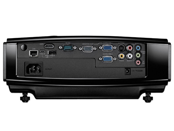 Proyector BenQ MX760, Resolución de 1024 x 768, Contraste 5300:1, 3700 ANSI lúmenes y 3D Ready.