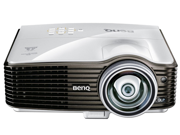 Proyector BenQ MX810ST, Resolución de 1024 x 768, Contraste 4600:1, 2500 ANSI lúmenes y 3D Ready.