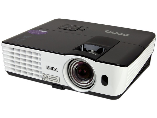 Proyector BenQ MX613ST, Resolución de 1024 x 768, Contraste 3000:1, 2500 ANSI-Lumens y 3D Ready.