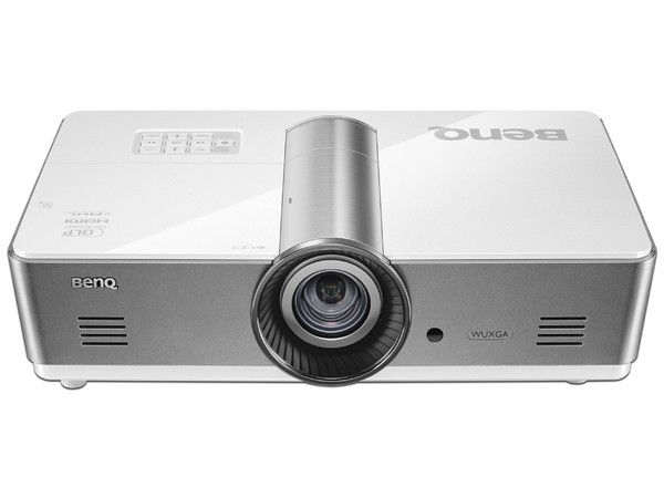 Proyector BenQ SU922+, Resolución de 1920 x 1200, Contraste 3,000:1‎, y 5,200 ANSI-Lumens‎.