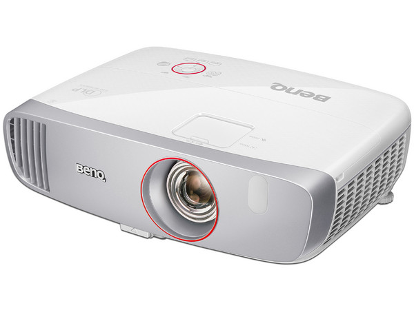 Proyector BenQ W1210st, resolución de 1920 x 1080p, contraste 15,000:1 y 2,200 ANSI-Lumens.