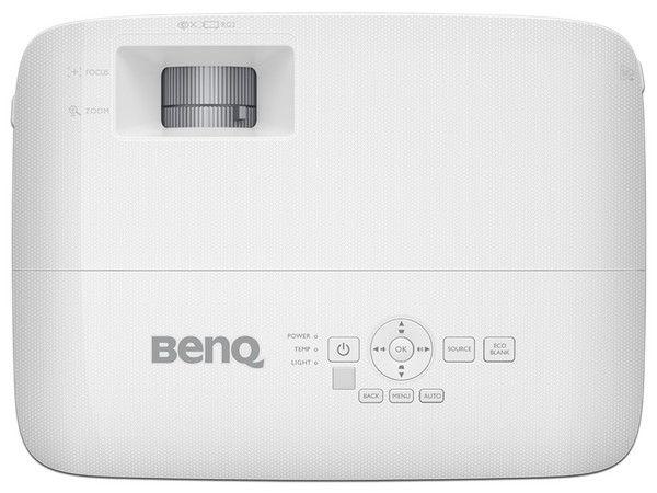Proyector BenQ MX560, 
Resolución de XGA (1024 X 768),
Contraste 20,000:1 y 4000 ANSI-Lumens. 
Color Blanco.