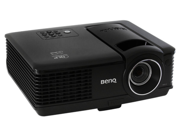 Proyector BenQ MP512, Resolución de 800X600 y 2,200 lúmenes.
