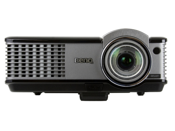 Proyector BenQ MP522 ST, Resolución de 1024X768 y 2,000 lúmenes.
Proyección a corta distancia Short Throw