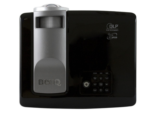Proyector BenQ MP522 ST, Resolución de 1024X768 y 2,000 lúmenes.
Proyección a corta distancia Short Throw