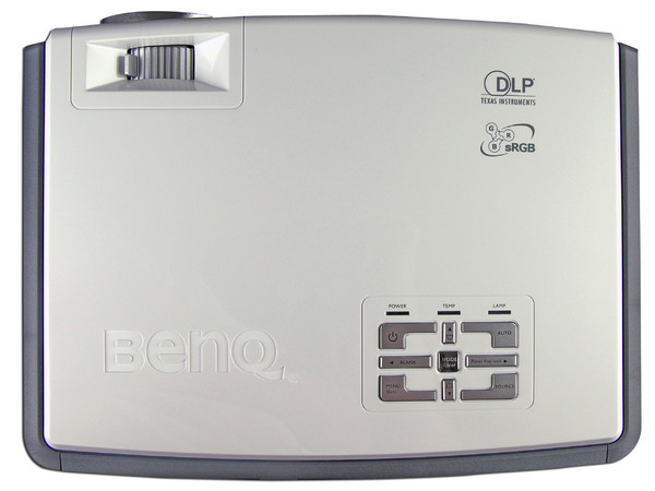 Proyector BenQ MP511+, Resolución de 800x600 y 2,100 lúmenes.