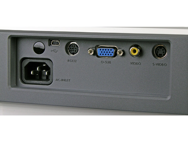 Proyector BenQ MP511+, Resolución de 800x600 y 2,100 lúmenes.