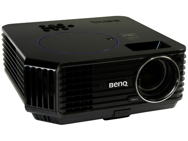 Proyector Profesional BenQ MP612, Resolución de 800x600 y 2,500 lúmenes.