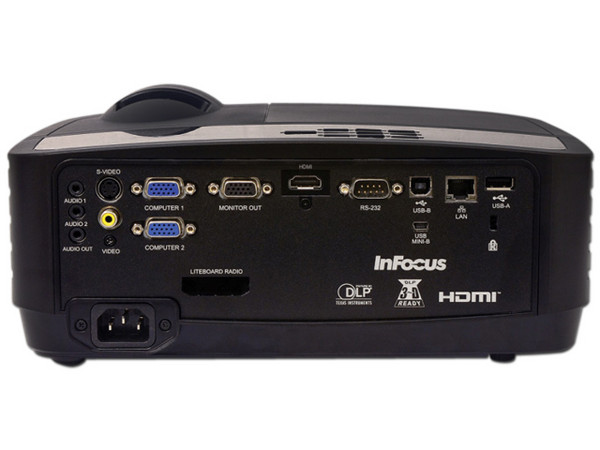 Proyector de tiro corto InFocus IN126STA, Resolución de 1280 x 800, Contraste 15000:1 y 3300 ANSI-Lumens.
