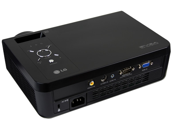Proyector LG BS254, Resolución de 800 x 600 y 2500 lúmenes. 