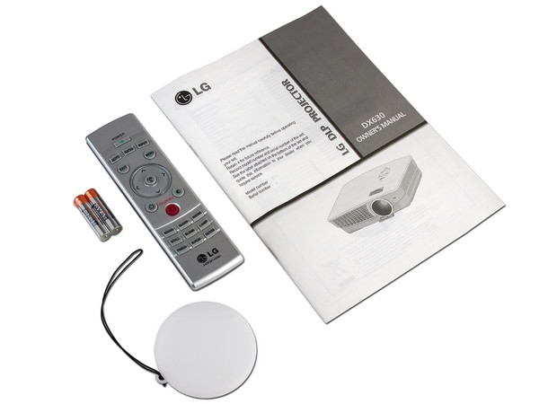 Proyector LG DX630, Resolución de 1024 x 768 y 3000 lúmenes.