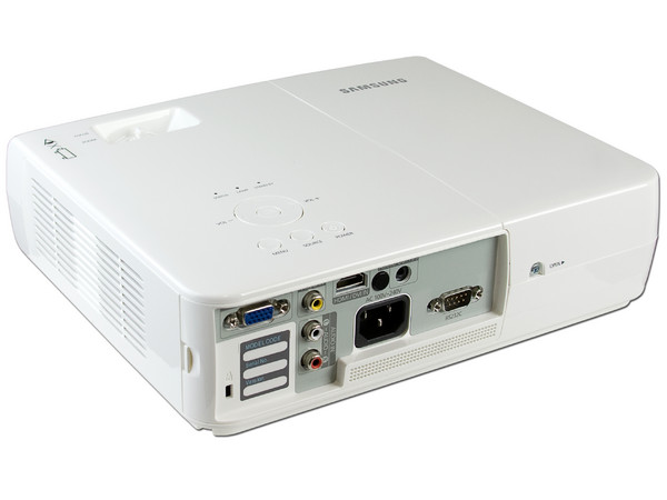 Proyector Samsung SP-M220S, Resolución de 800 x 600 y 2,200 lúmenes.