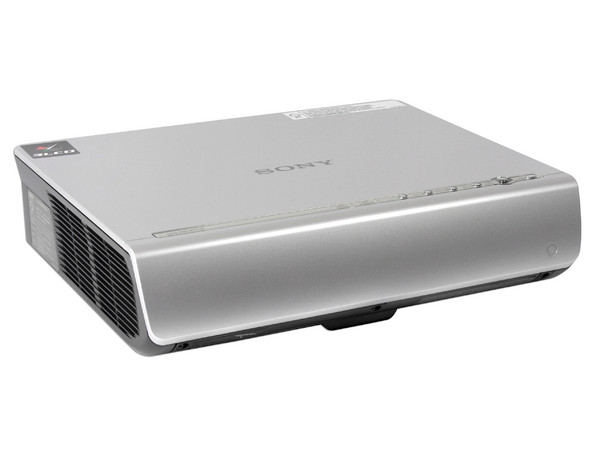 Proyector Sony XGA Multiuso VPL-CX100, Resolución de 1024x768 y 2,700 lúmenes.