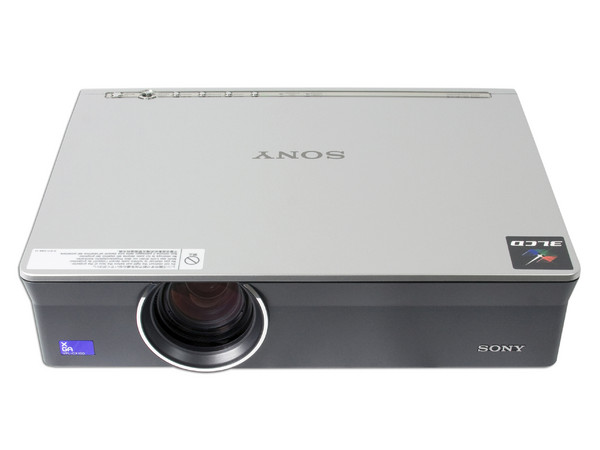 Proyector Sony XGA Multiuso VPL-CX100, Resolución de 1024x768 y 2,700 lúmenes.