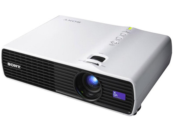 Proyector Sony portátil VPL-DX10, Resolución de 1024x768 y 2,500 lúmenes.