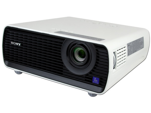 Proyector Sony XGA VPL-EX100, Resolución de 1024 x 768 y 2,300 lúmenes.
