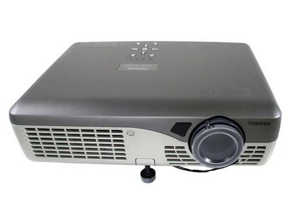 Proyector Toshiba TLP-S30U, 1400 Lumens, 800X600,  2.2Kg, Maletín y Control Remoto