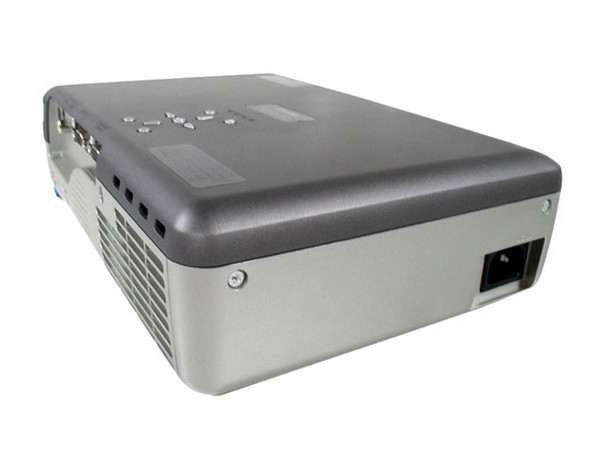 Proyector Toshiba TLP-S30U, 1400 Lumens, 800X600,  2.2Kg, Maletín y Control Remoto