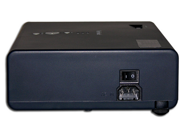 Proyector ViewSonic PJ400, Resolución de 800x600 y 1,600 lúmenes.