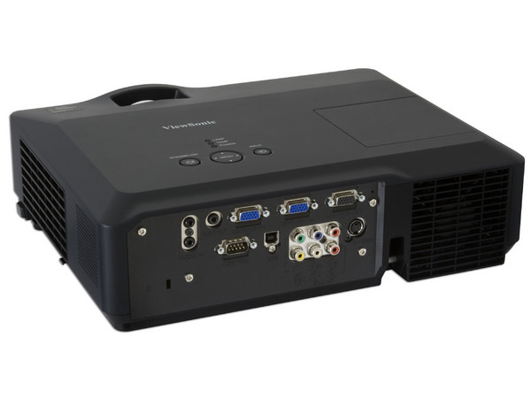 Proyector ViewSonic PJ759, Resolución de 1024x768 y 2,600 lúmenes.
