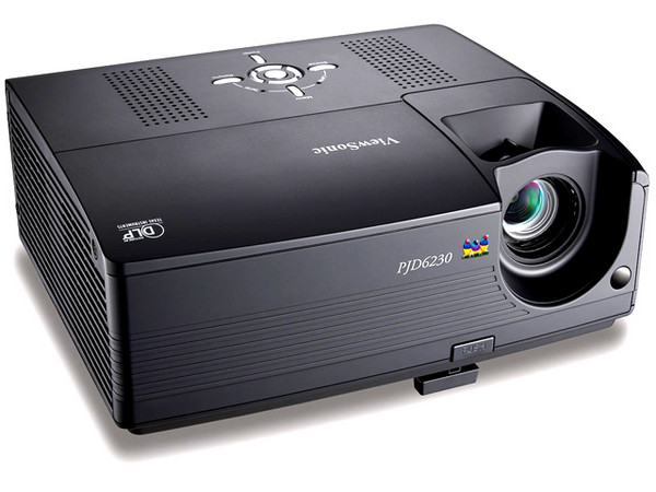 Proyector ViewSonic PJD6230, Resolución de 1024X768 con 2,700 lúmenes.