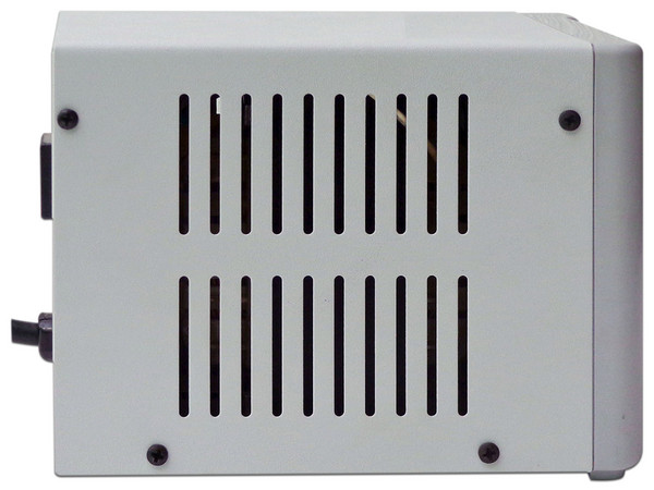 Regulador Koblenz RI-2502 de 2000VA/1500W con 1 contacto, para Refrigeración y Lavado. Color Blanco.