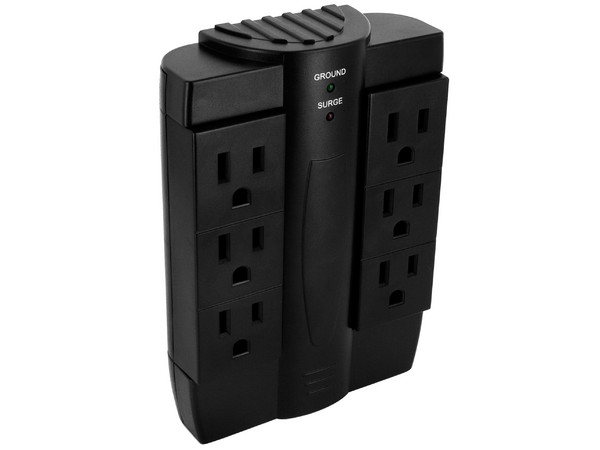 Protector contra sobrecargas con  6 tomacorrientes giratorios 