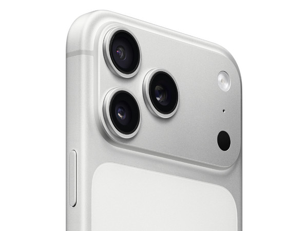 iPhone 17 Pro Max:
Procesador Chip A19 Pro, 
Almacenamiento de 512GB, 
Pantalla Super Retina XDR OLED de 6.9