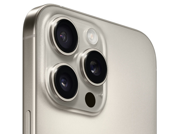 iPhone 16 Pro Max: 
Procesador Apple Chip A18 Pro, 
Almacenamiento de 512GB, 
Pantalla Super Retina XDR de 6.9