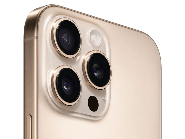 Smartphone Apple iPhone 16 Pro Max: 
Procesador Apple Chip A18 Pro, 
Almacenamiento de 256GB, 
Pantalla Super Retina XDR de 6.9
