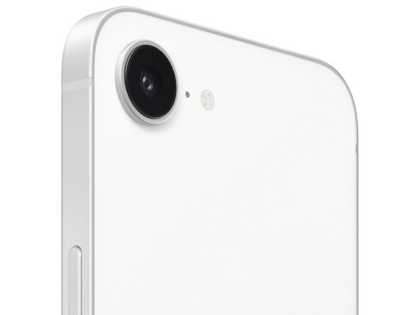 iPhone 16e:
Procesador Apple Chip A18, 
Almacenamiento de 128GB, 
Pantalla Super Retina XDR de 6.1