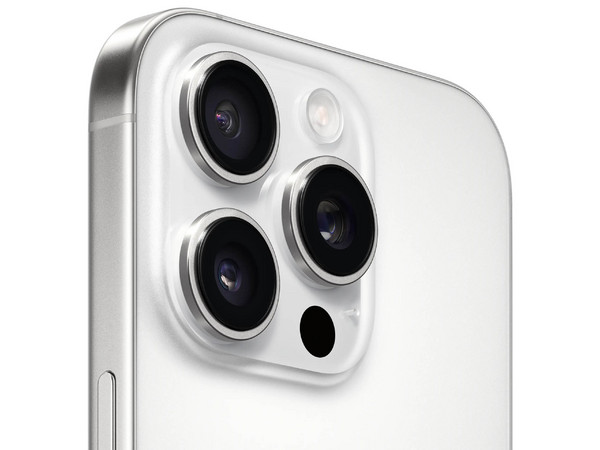 Smartphone Apple iPhone 16 Pro: 
Procesador Chip A18 Pro, 
Almacenamiento de 256GB, 
Pantalla Super Retina XDR de 6.3