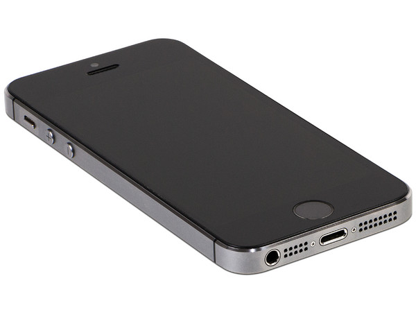 Smartphone Apple iPhone 5s:
Procesador A7 (1.3 GHz),
Almacenamiento de 16GB,
Pantalla retina de 4