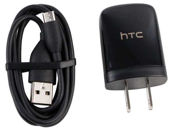 Smartphone HTC Desire 530:
Procesador Qualcomm Snapdragon 210 1GHz,
Memoria RAM de 1.5GB, Almacenamiento de 16GB
(expandible con microSD),
Pantalla de 5