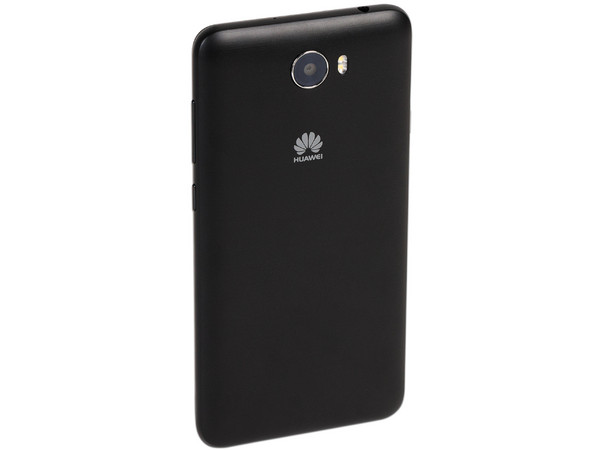 Smartphone Huawei Y5 II:
Procesador: Mediatek MT6735P Quad Core (1.30 GHz),
Memoria RAM de 1GB, Almacenamiento de 8GB (expandible con microSD),
Pantalla 5