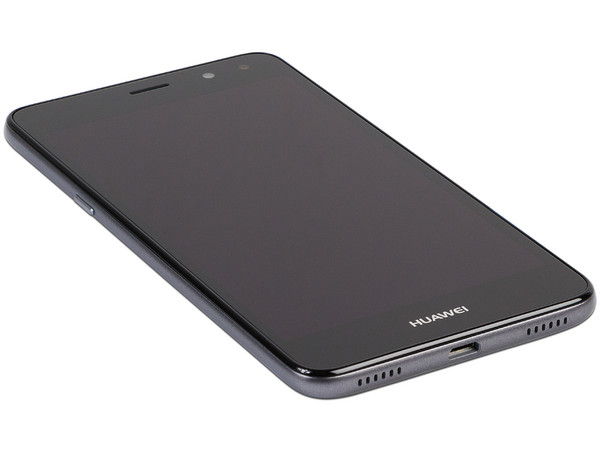 Smartphone Huawei Y5 Pro:
Procesador: Mediatek MT6737T Quad Core (1.44 GHz),
Memoria RAM de 2GB, Almacenamiento de 16GB (expandible con microSD),
Pantalla 5