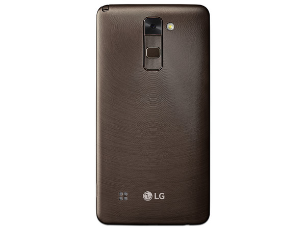 Smartphone LG Stylus 2:
Procesador Quad Core (1.2 GHz),
Memoria RAM de 1.5GB, Almacenamiento de 16GB (expandible con MicroSD),
Pantalla 5.7