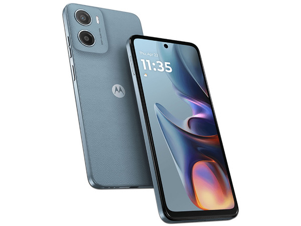 Smartphone Motorola Moto E15: 
Procesador Mediatek Helio G81 (hasta 2.0 GHz), 
Memoria RAM de 2GB, Almacenamiento de 64GB, 
Pantalla LED-Multi-Touch de 6.67