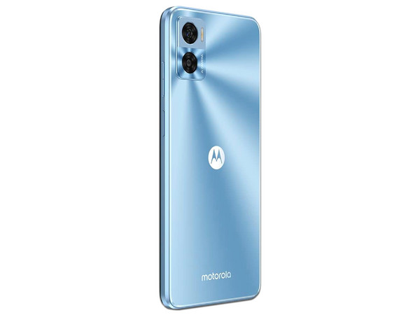 Smartphone Motorola Moto E22: 
Procesador Octa Core (hasta 2.3 GHz), 
Memoria RAM de 3GB, Almacenamiento de 32GB, 
Pantalla LED Multi-Touch de 6.5