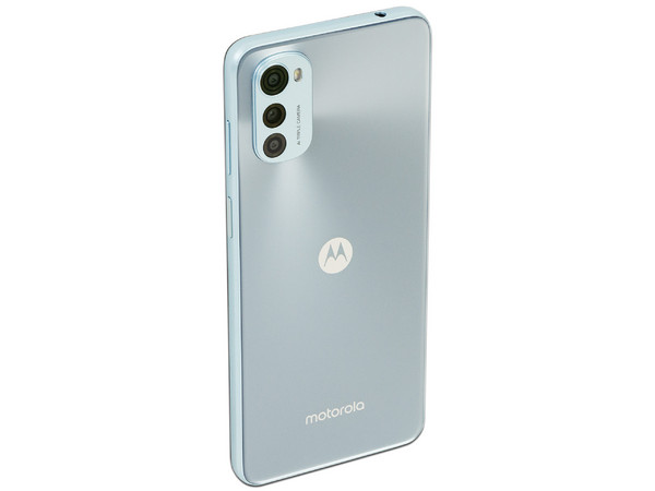 Smartphone Motorola Moto E32S:
Procesador MediaTek Helio G37 (hasta 2.3 GHz), 
Memoria RAM de 4GB, Almacenamiento de 64GB, 
Pantalla LED Multi Touch de 6.5