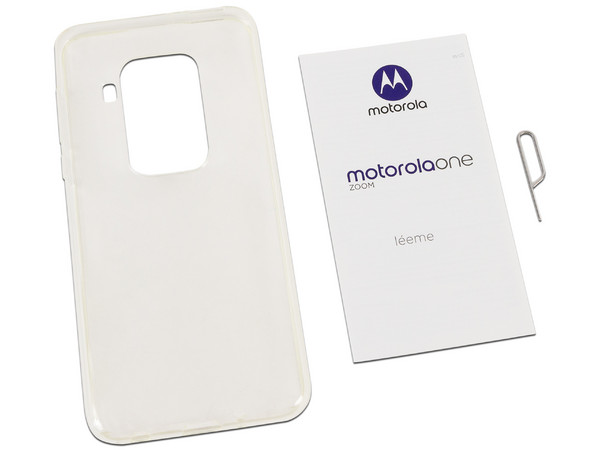 Smartphone Motorola One Zoom: 
Procesador Snapdragon 675 (hasta 2.0 GHz), 
Memoria RAM de 4GB, Almacenamiento de 128GB,
Pantalla AMOLED de 6.39