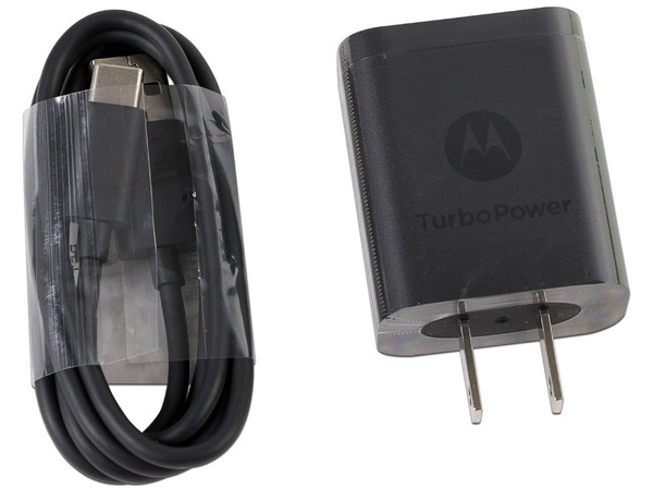 Smartphone Motorola Moto G7 Power:
Procesador Snapdragon 632 Octa Core (1.8 GHz),
Memoria RAM de 3GB, Almacenamiento de 32GB,
Pantalla 6.2