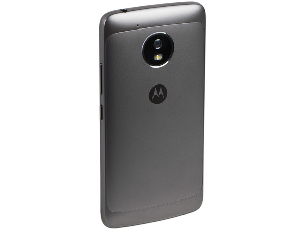 Smartphone Motorola Moto G5 XT1671:
Procesador Snapdragon 430 Octa-core (1.4 GHz),
Memoria RAM de 2GB, Almacenamiento de 32GB (expandible con microSD),
Pantalla 5.0