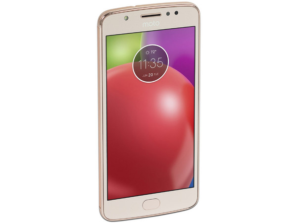 Smartphone Motorola Moto E4:
Procesador Mediatek MT6735 Quad Core (1.25 GHz),
Memoria RAM de 2GB, Almacenamiento de 16GB (expandible con microSD),
Pantalla 5