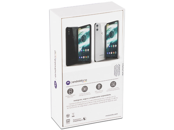 Smartphone Motorola Moto One:
Procesador Snapdragon 625 Octa Core (2.0 GHz),
Memoria RAM de 4GB, Almacenamiento de 64GB
(expandible con micro SD),
Pantalla de 5.9