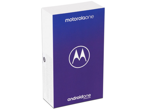 Smartphone Motorola Moto One:
Procesador Snapdragon 625 Octa Core (2.0 GHz),
Memoria RAM de 4GB, Almacenamiento de 64GB
(expandible con micro SD),
Pantalla de 5.9