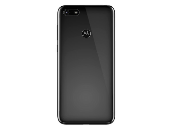 Smartphone Motorola Moto E6 Play:
Procesador Mediatek MT6739 (hasta 1.5 GHz),
Memoria RAM de 2GB, Almacenamiento de 32GB ,
Pantalla LED Multi Touch de 5.5