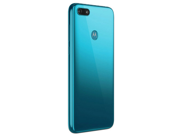 Smartphone Motorola Moto E6 Play:
Procesador Mediatek MT6739 Quad Core (1.5 GHz),
Memoria RAM de 2GB, Almacenamiento de 32GB ,
Pantalla LED Multi Touch de 5.5