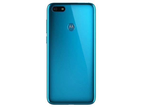 Smartphone Motorola Moto E6 Play:
Procesador Mediatek MT6739 Quad Core (1.5 GHz),
Memoria RAM de 2GB, Almacenamiento de 32GB ,
Pantalla LED Multi Touch de 5.5