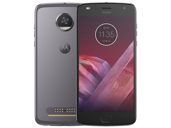 Smartphone Motorola Moto Z2 Play:
Procesador Octa Core 2.2 GHz QUALCOMM,
Memoria RAM de 4GB, Almacenamiento de 64GB,
(expantible con micro SD),
Pantalla OLED 5.5